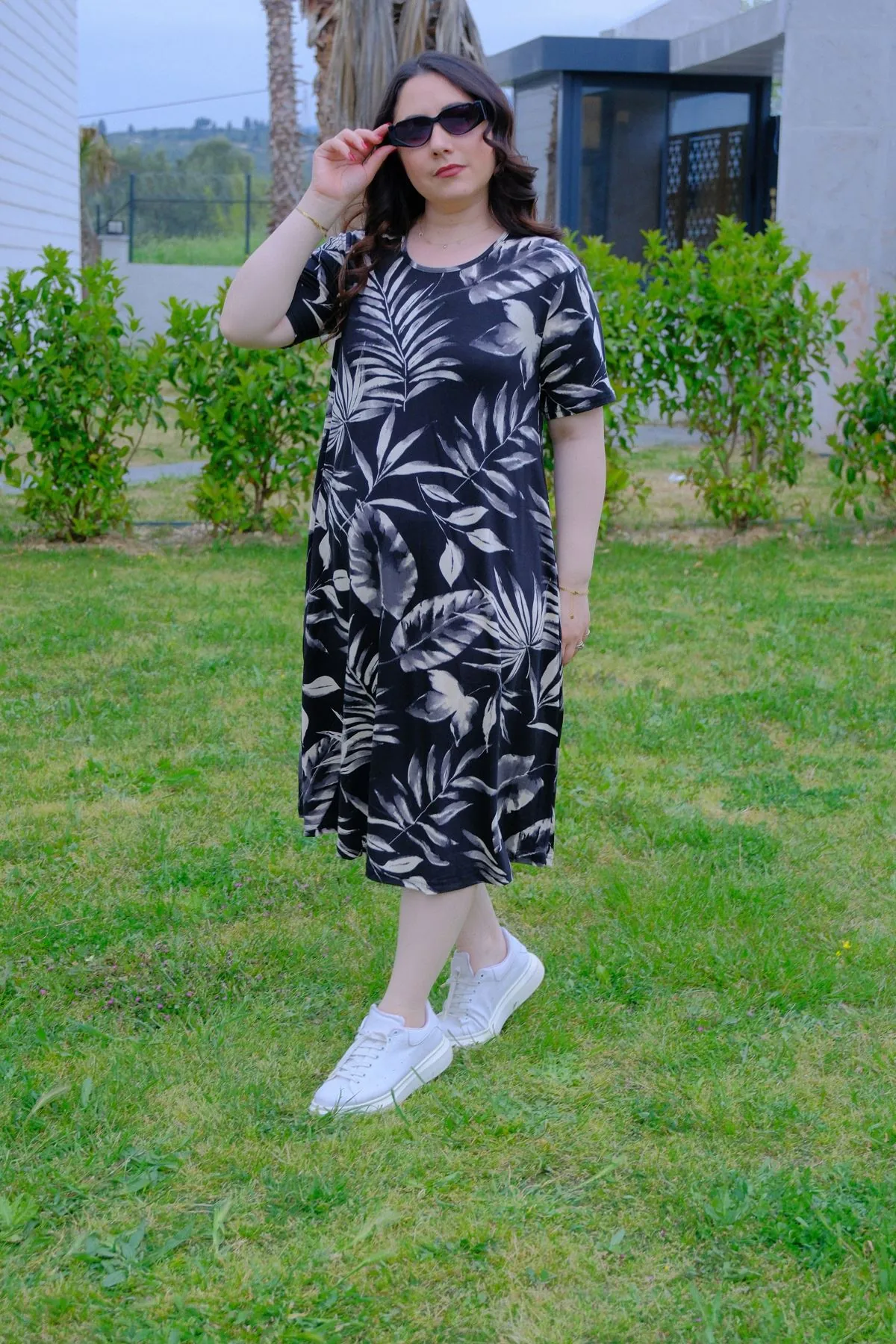 RENKTE DESENLİ BATTAL BEDEN PAMUKLU ESNEK ELBİSE