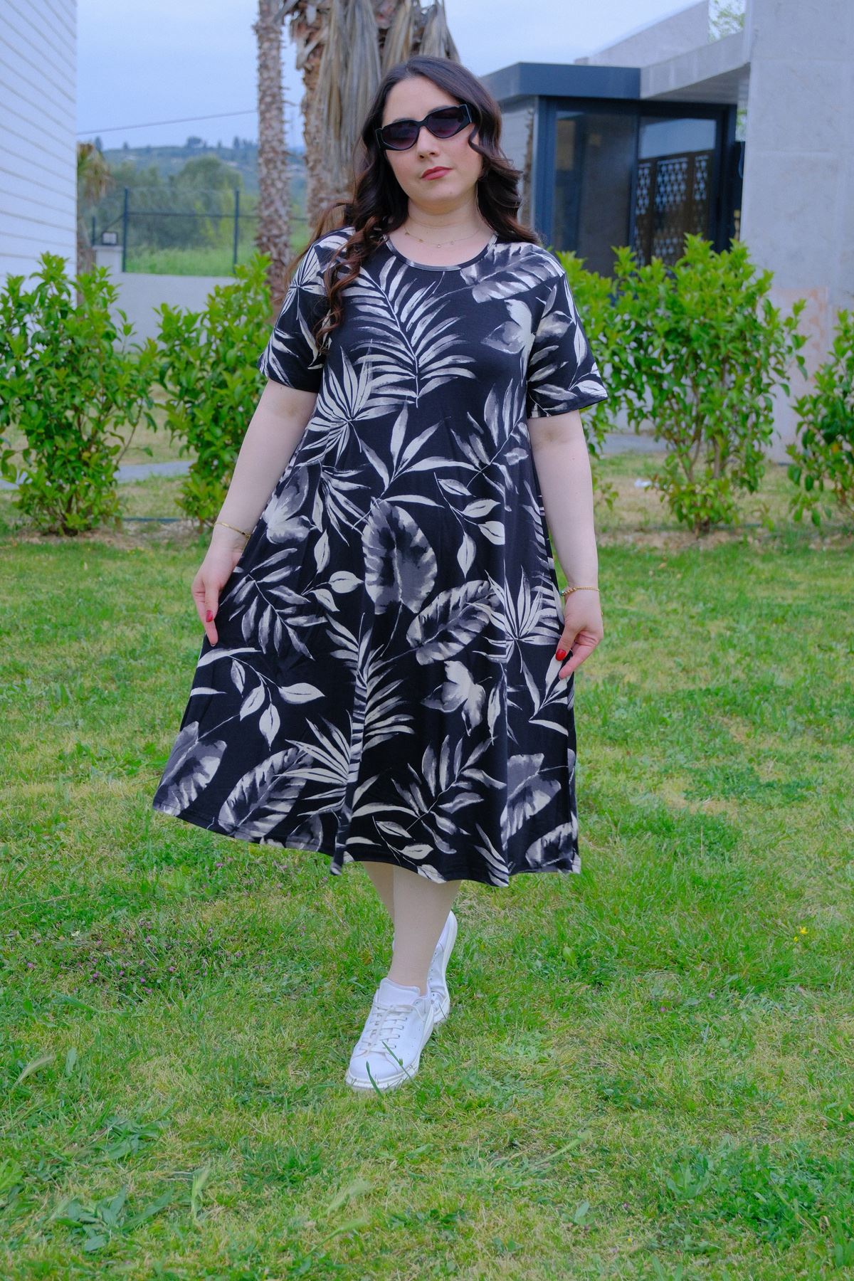 RENKTE DESENLİ BATTAL BEDEN PAMUKLU ESNEK ELBİSE