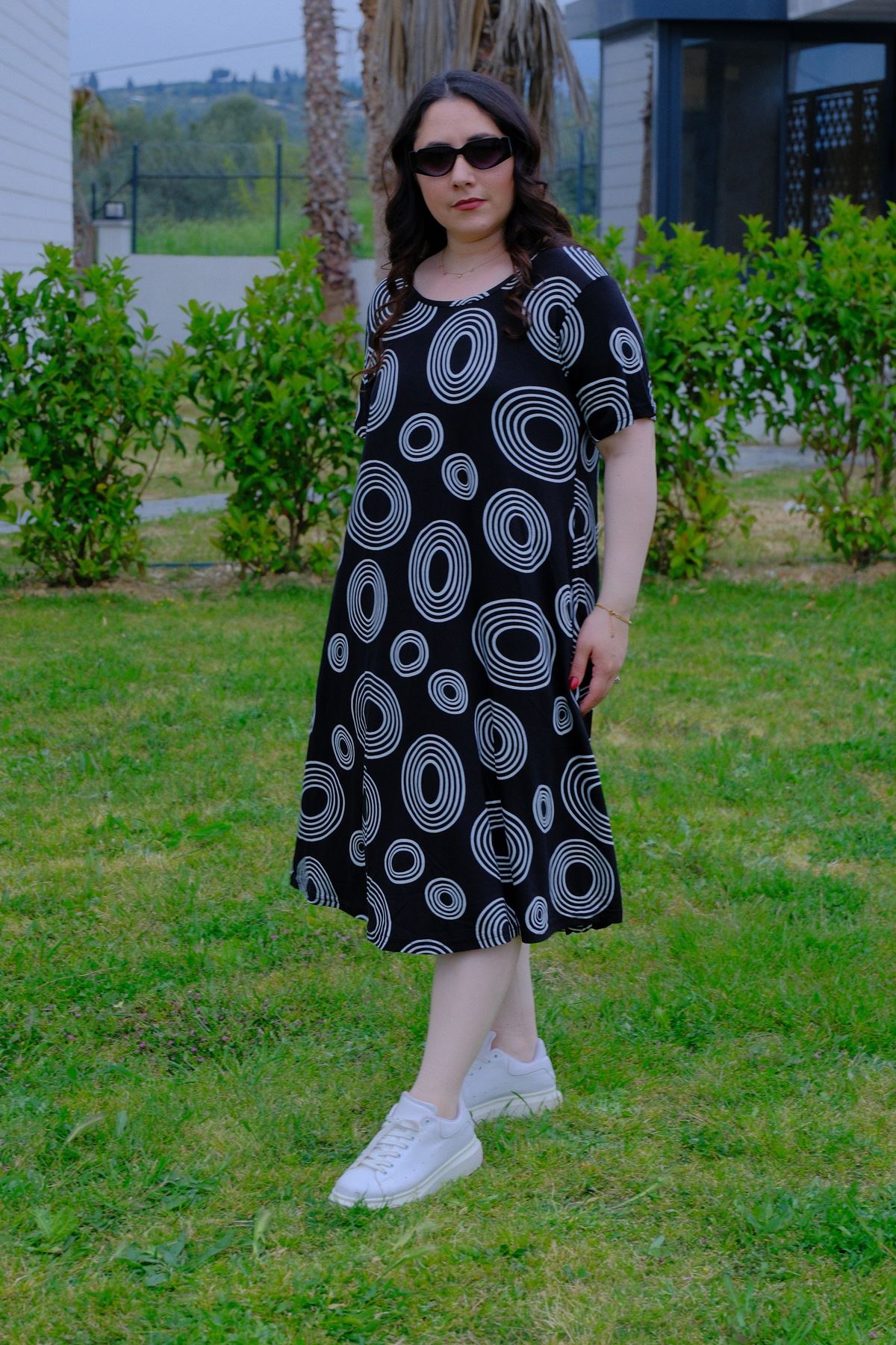 RENKTE DESENLİ BATTAL BEDEN PAMUKLU ESNEK ELBİSE