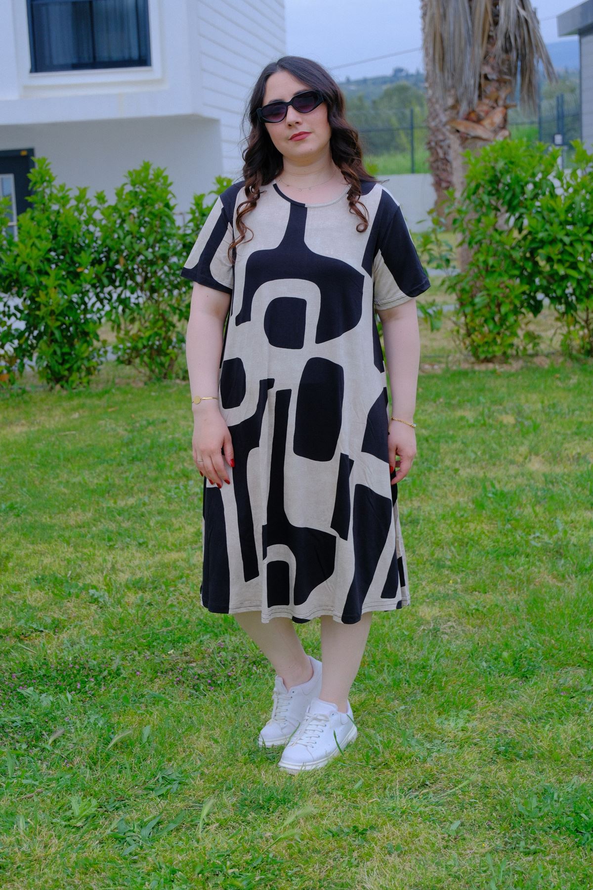 RENKTE DESENLİ BATTAL BEDEN PAMUKLU ESNEK ELBİSE