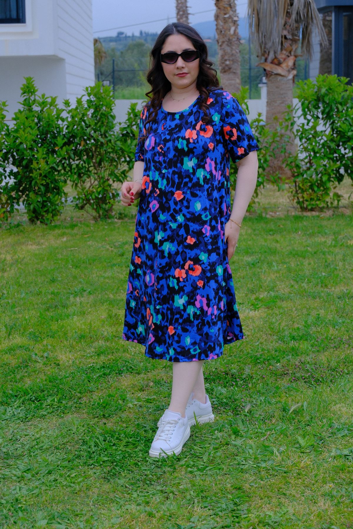 RENKTE DESENLİ BATTAL BEDEN PAMUKLU ESNEK ELBİSE