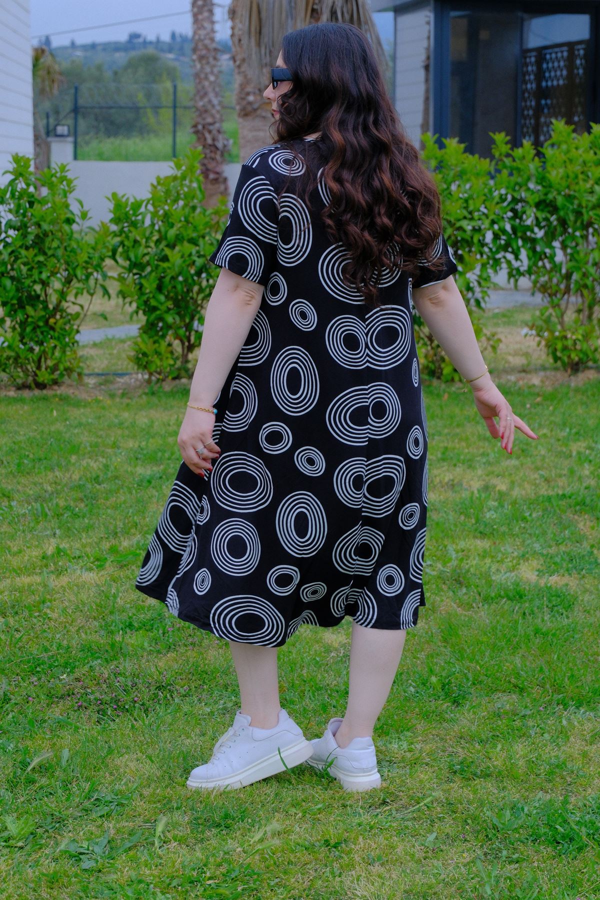 RENKTE DESENLİ BATTAL BEDEN PAMUKLU ESNEK ELBİSE