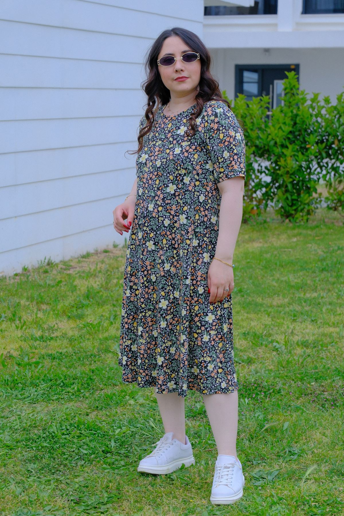 RENKTE DESENLİ BATTAL BEDEN PAMUKLU ESNEK ELBİSE