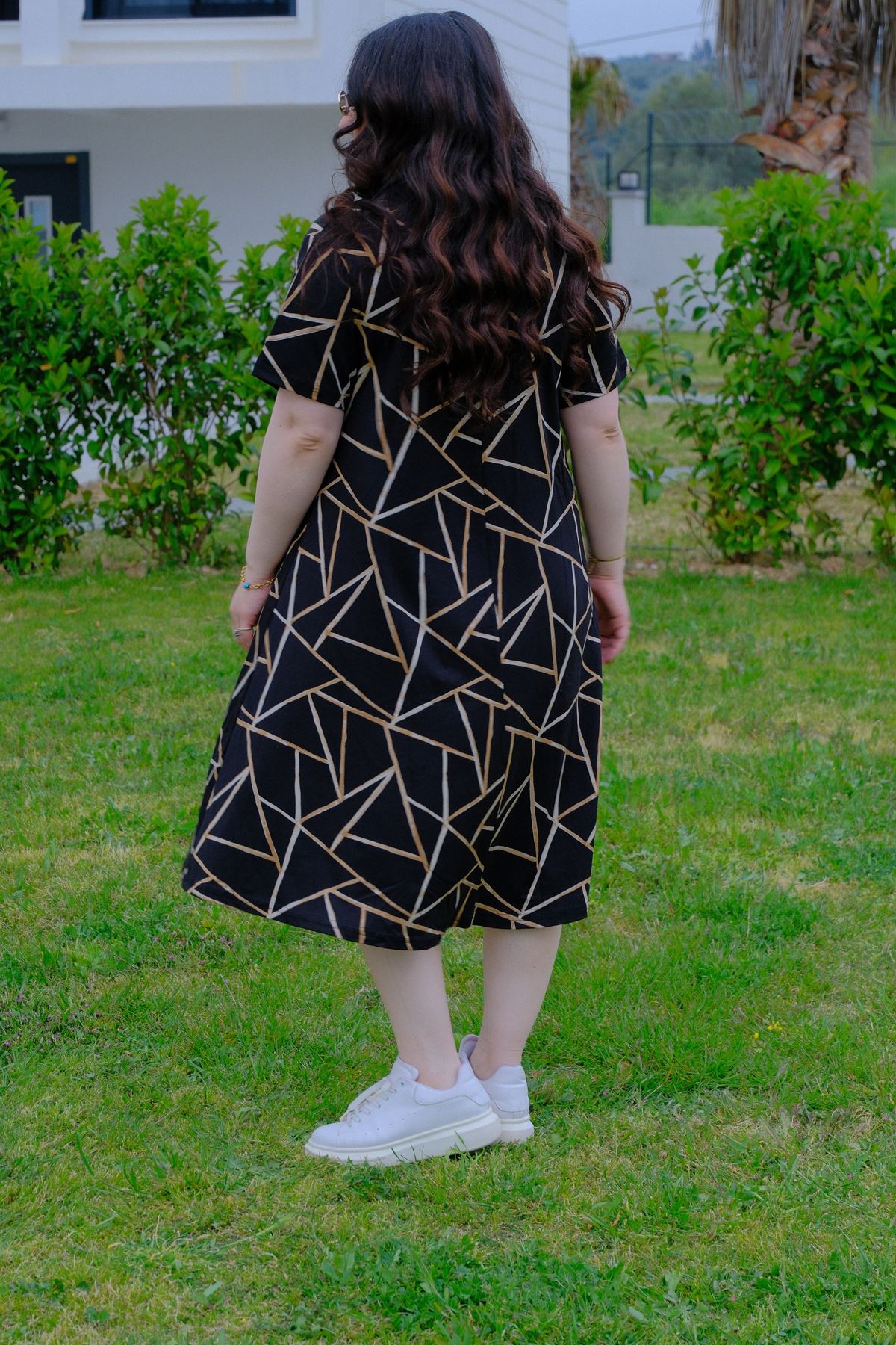 RENKTE DESENLİ BATTAL BEDEN PAMUKLU ESNEK ELBİSE