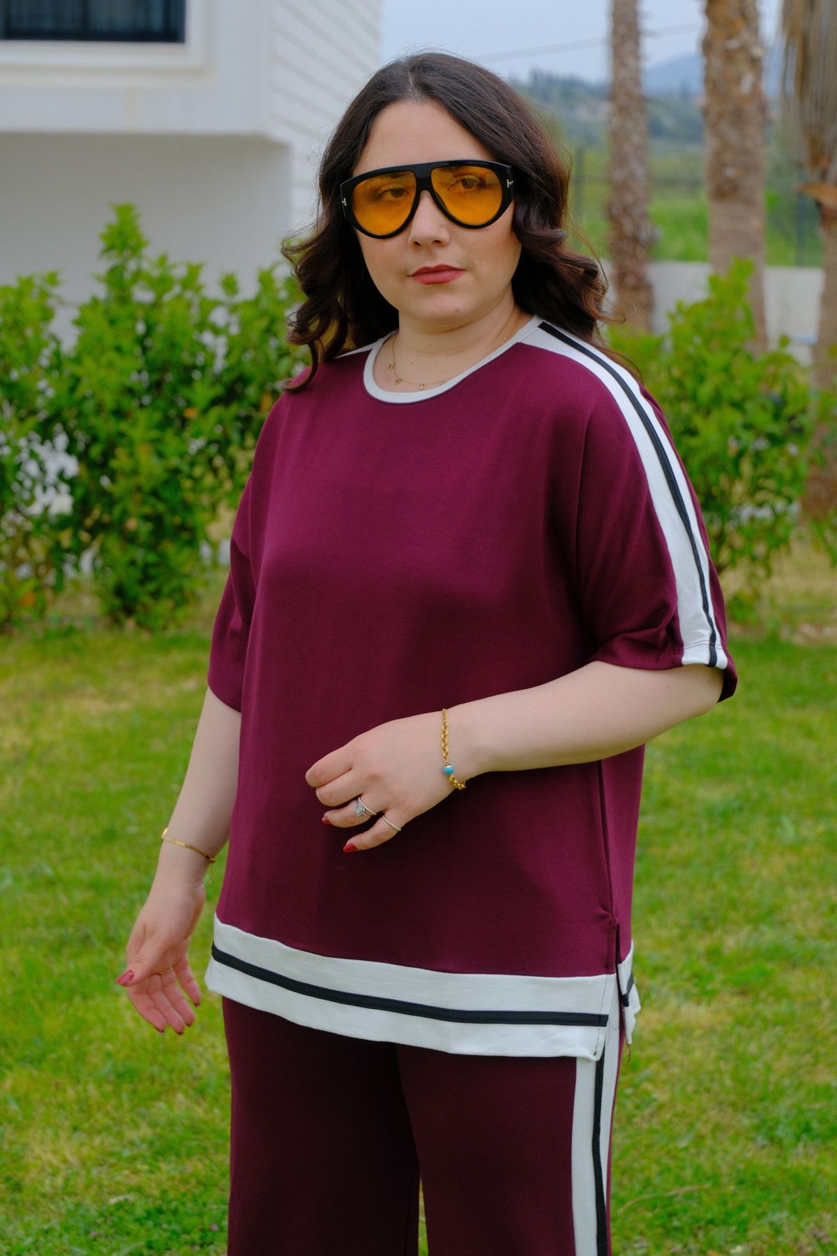 RENKTE BÜYÜK BEDEN ŞERİTLİ BORDO TAKIM