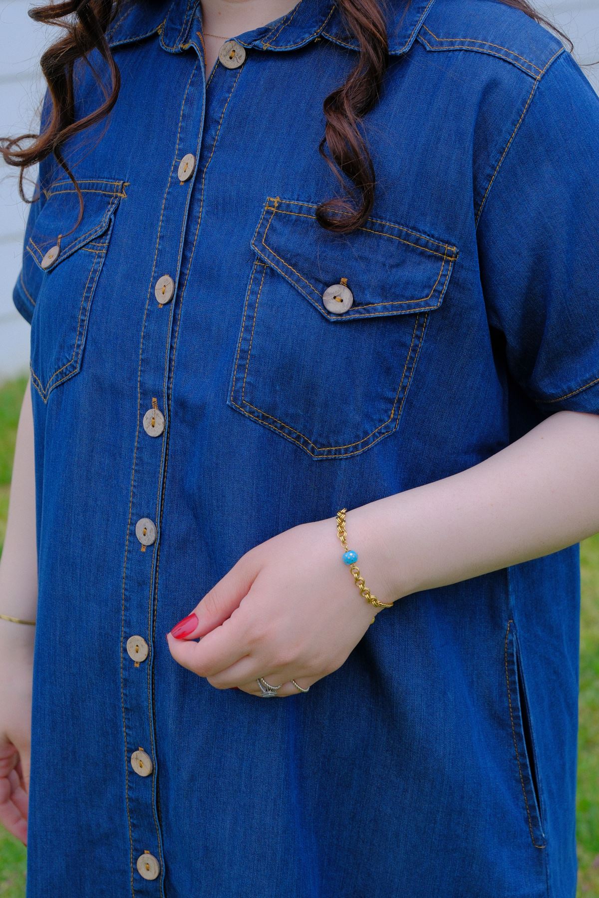 RENKTE BÜYÜK BEDEN CEPLİ KOT ELBİSE