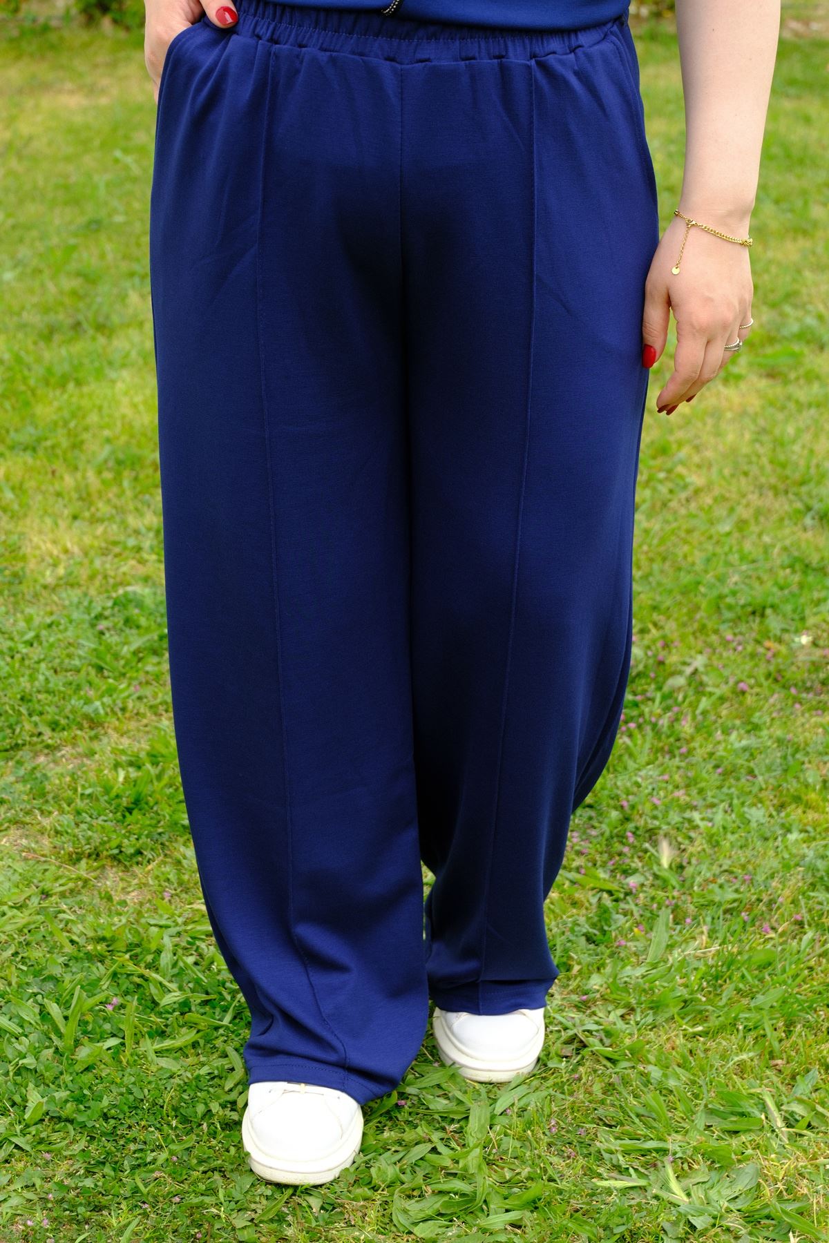 RENKTE ÇIMALI BOL PAÇA BATTAL BEDEN LACİVERT MODAL ALT