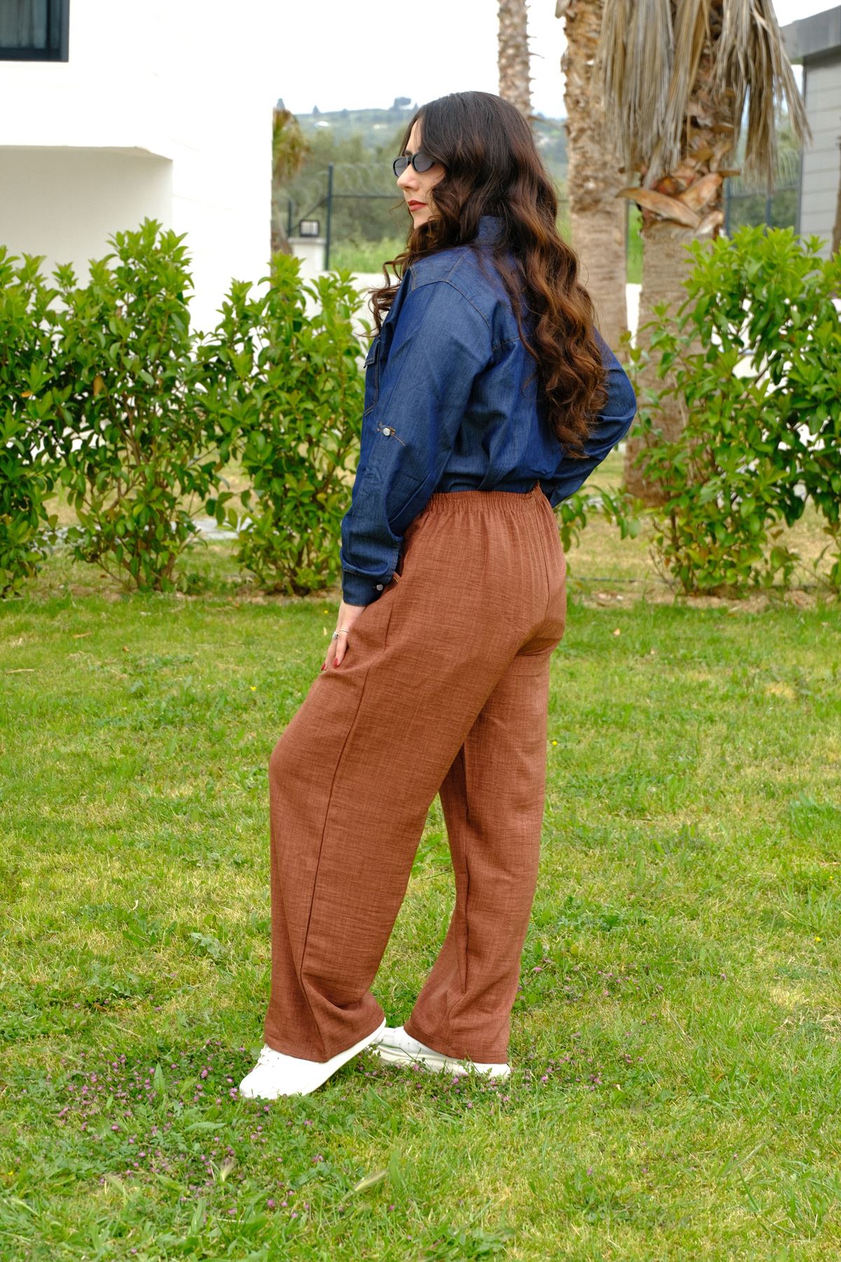 RENKTE BÜYÜK BEDEN KAHVERENGİ KETEN BOL PAÇA PANTOLON