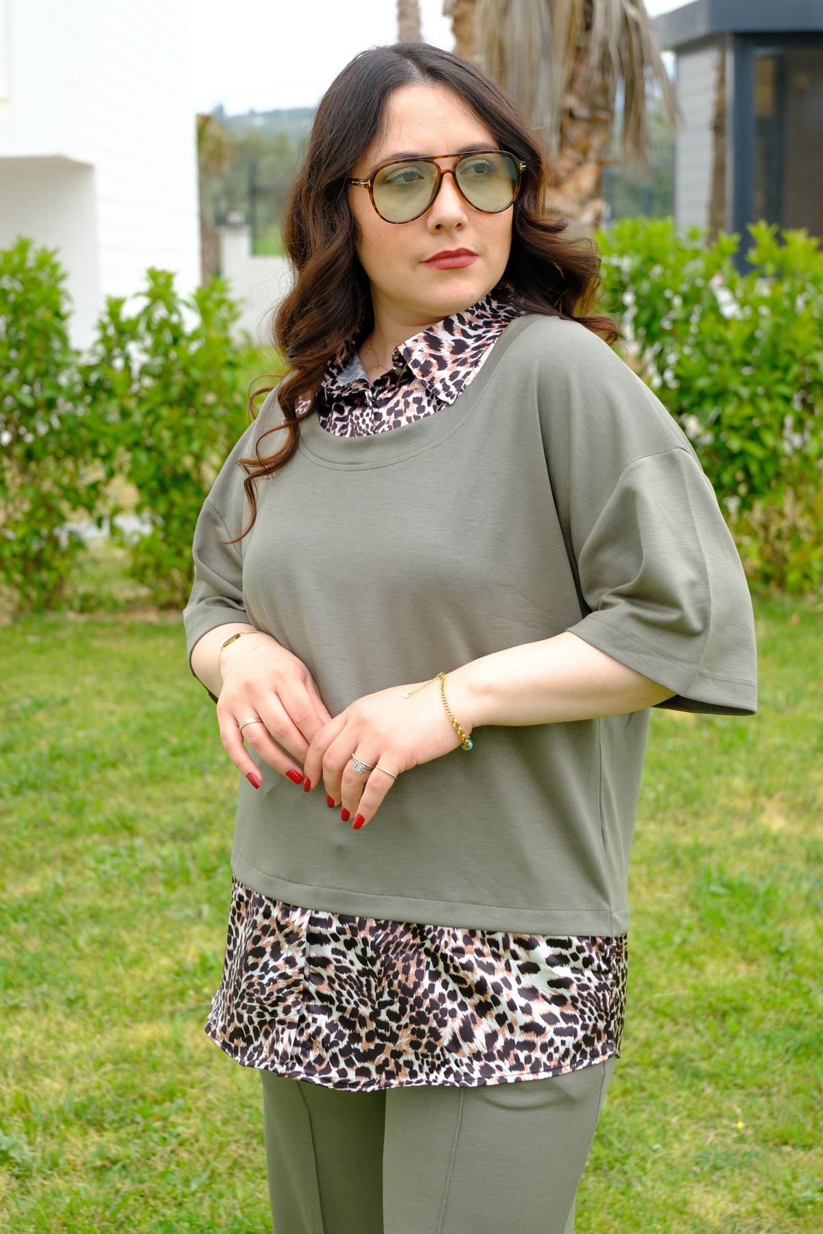 RENKTE BÜYÜK BEDEN LEOPAR ÇIKMALI HAKİ TAKIM