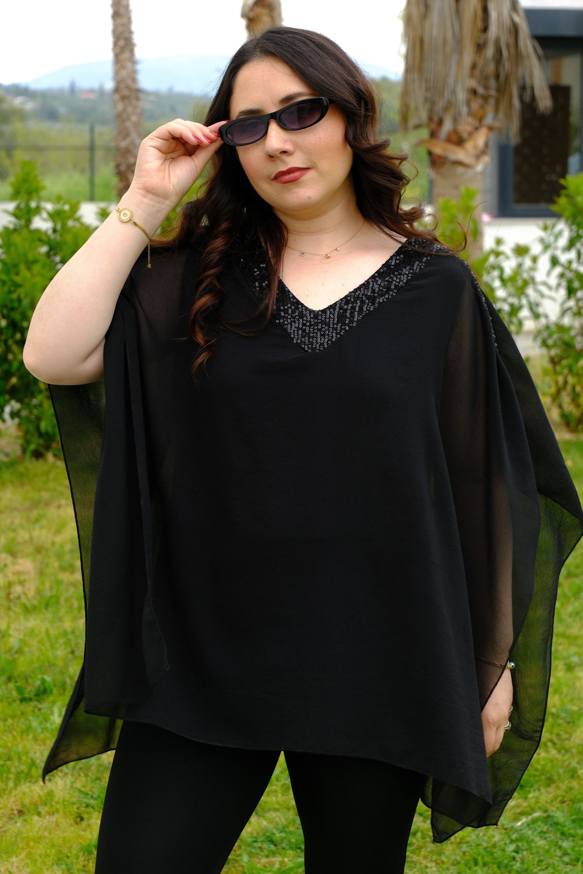 RENKTE BÜYÜK BEDEN ŞİFON PELERİN BLUZ