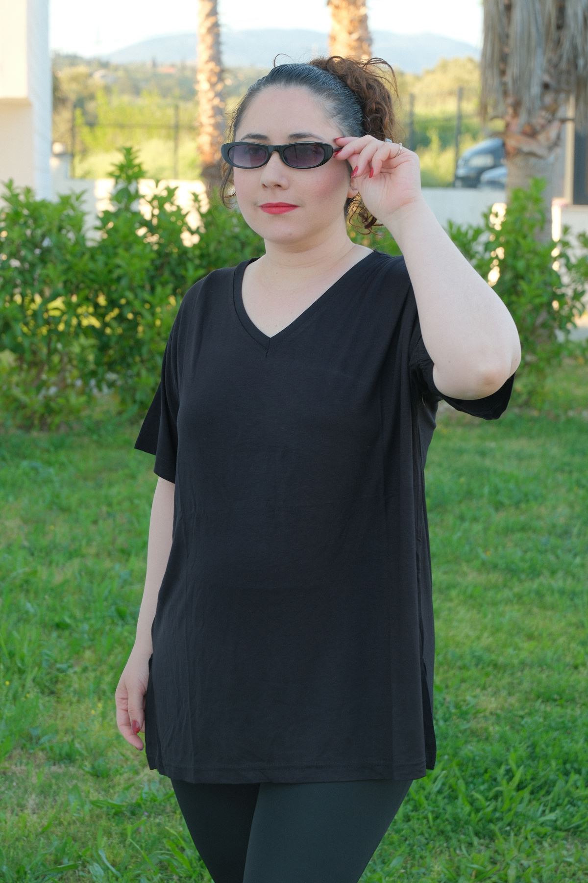 RENKTE ÖZEL ÜRETİM BÜYÜK BEDEN SİYAH BASİC T-SHİRT