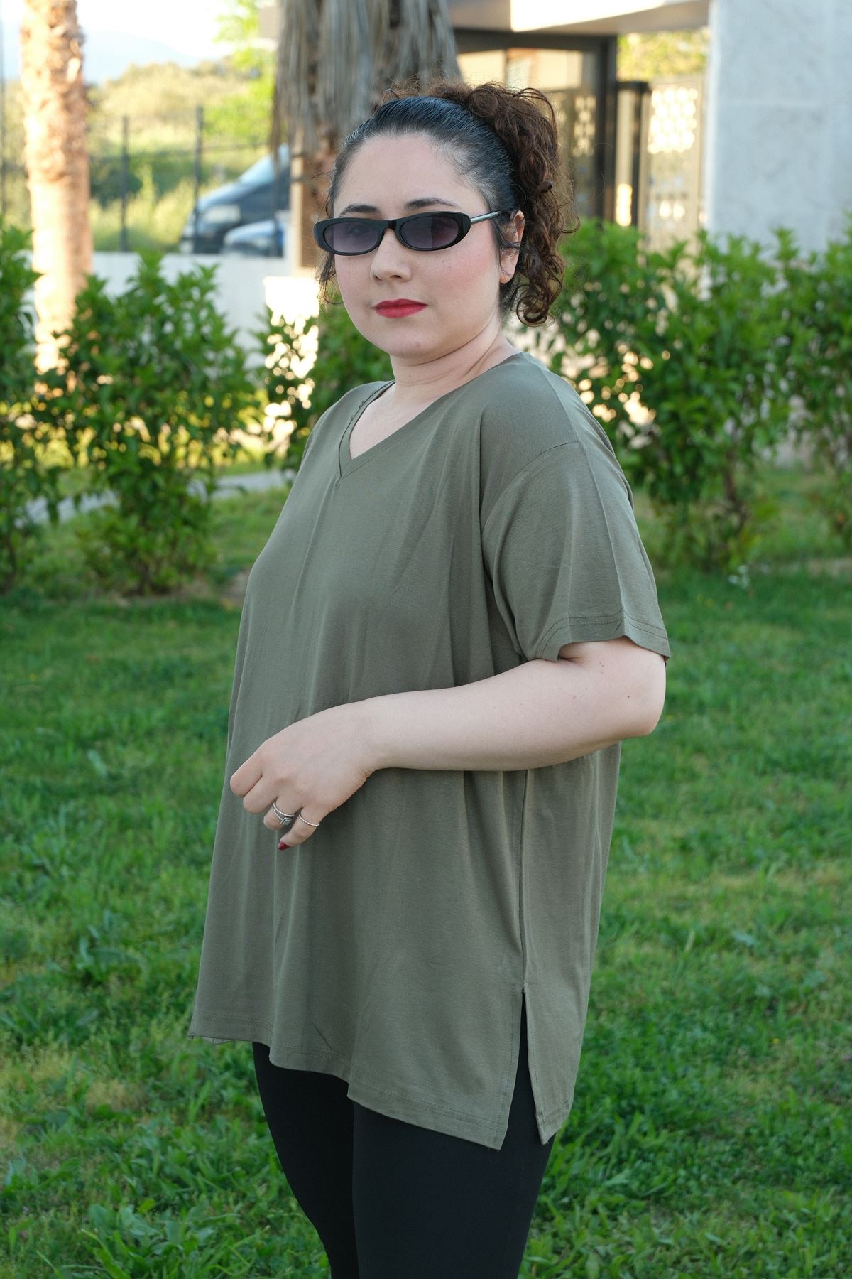 RENKTE ÖZEL ÜRETİM BÜYÜK BEDEN HAKİ BASİC T-SHİRT