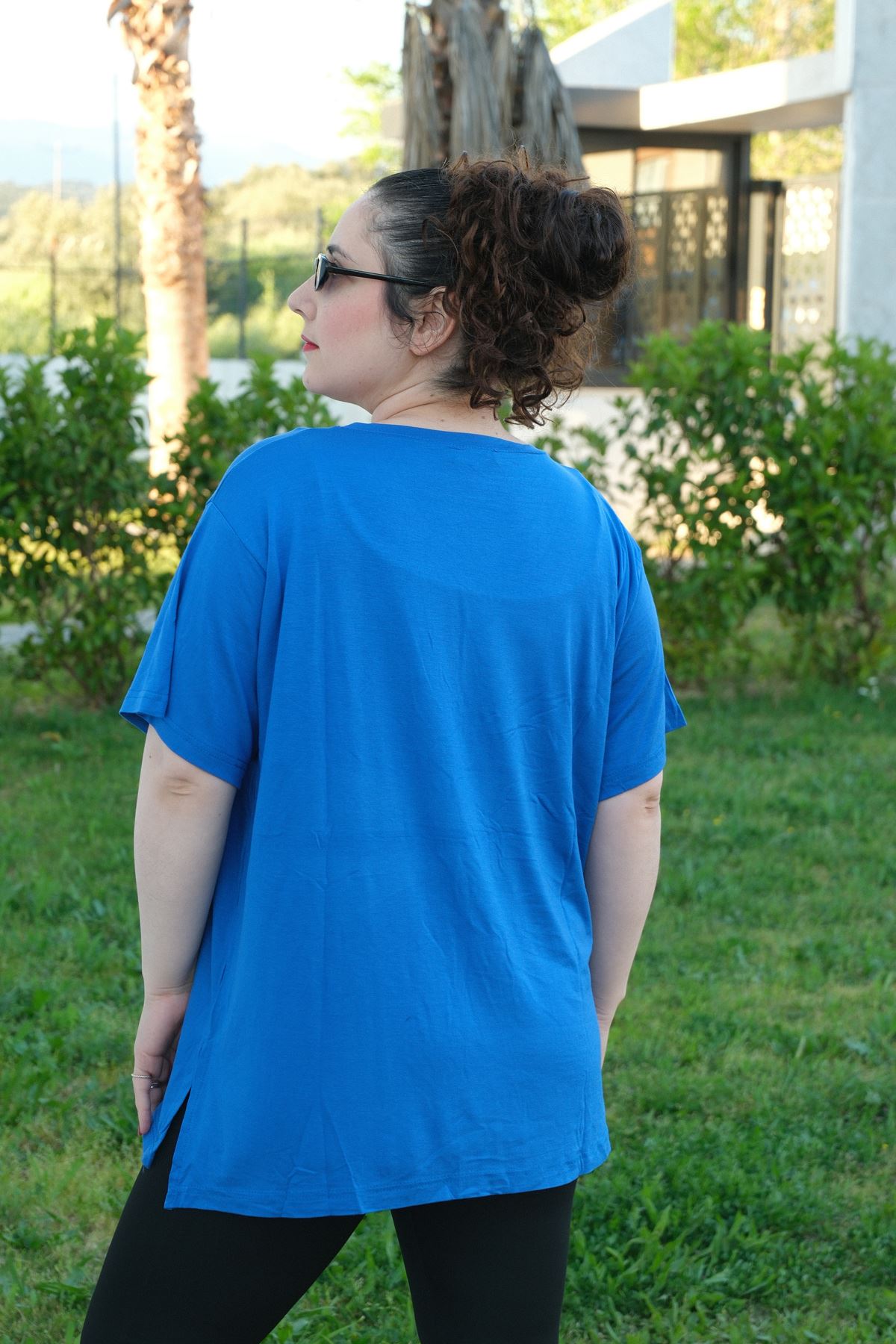 RENKTE ÖZEL ÜRETİM BÜYÜK BEDEN MAVİ BASİC T-SHİRT