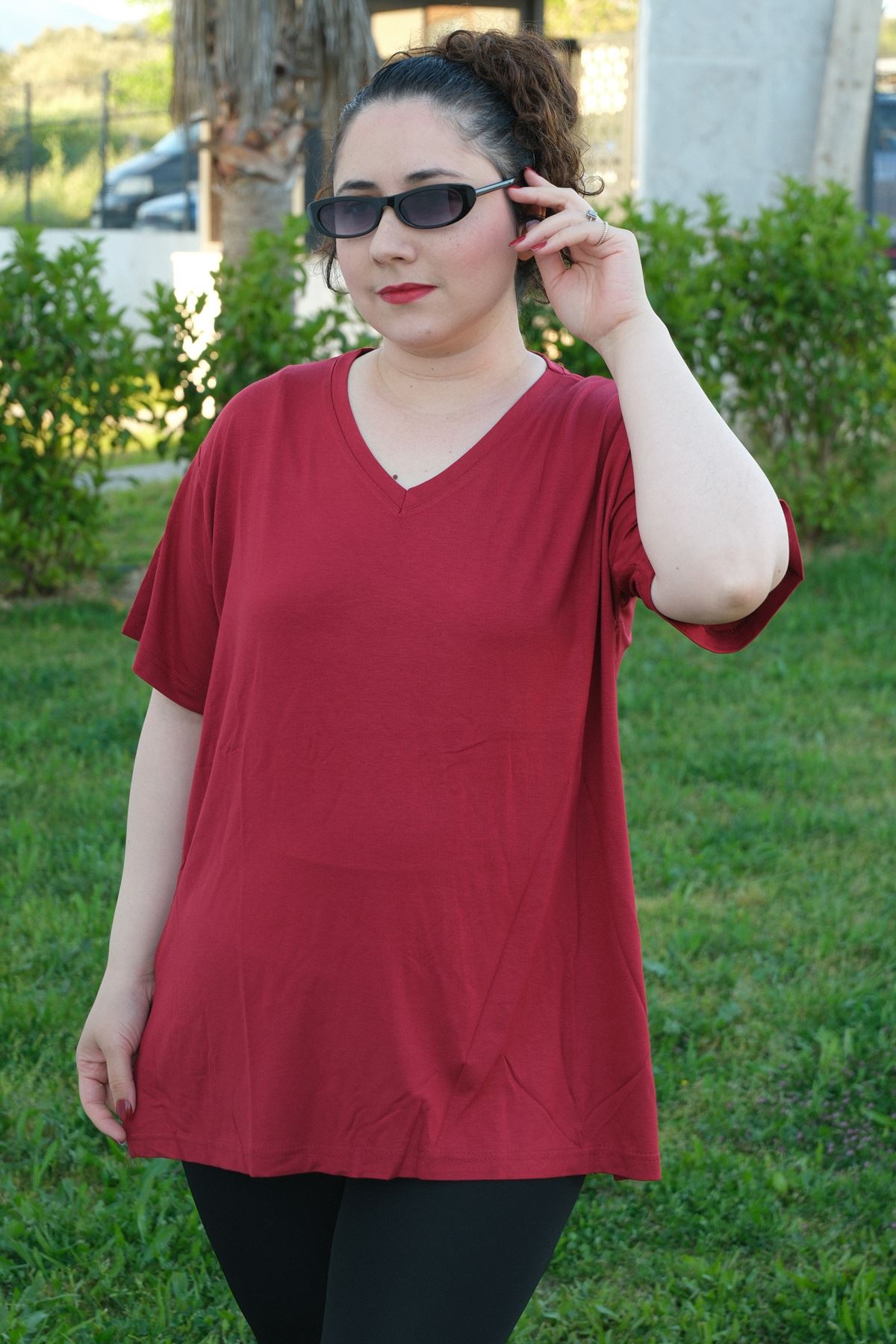 RENKTE ÖZEL ÜRETİM BÜYÜK BEDEN BORDO BASİC T-SHİRT