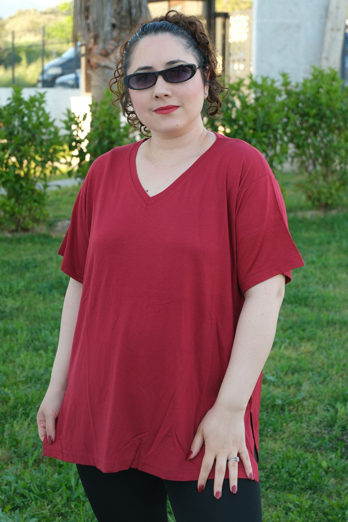 RENKTE ÖZEL ÜRETİM BÜYÜK BEDEN BORDO BASİC T-SHİRT