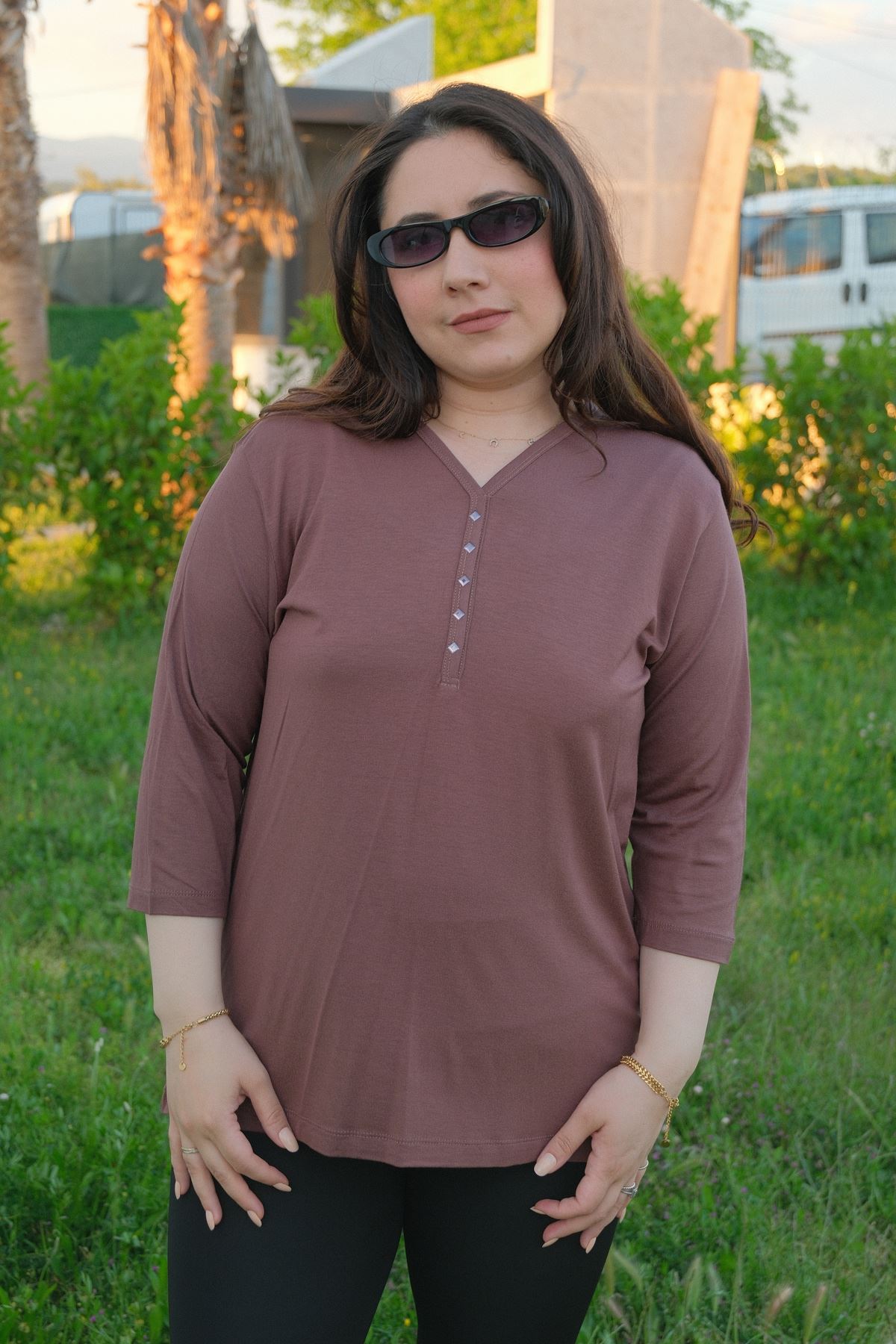 RENKTE KAHVE KAPRİ KOL ESNEK PENYE BLUZ