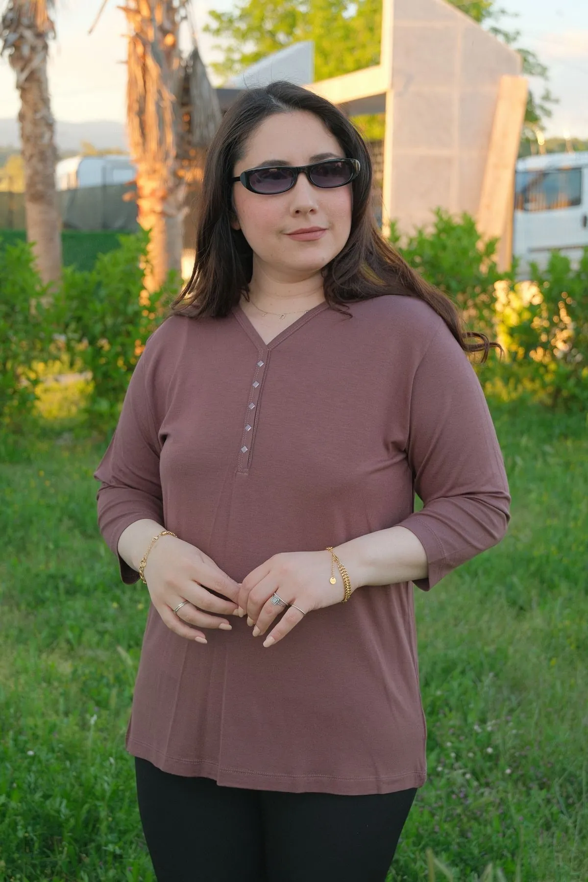 RENKTE KAHVE KAPRİ KOL ESNEK PENYE BLUZ