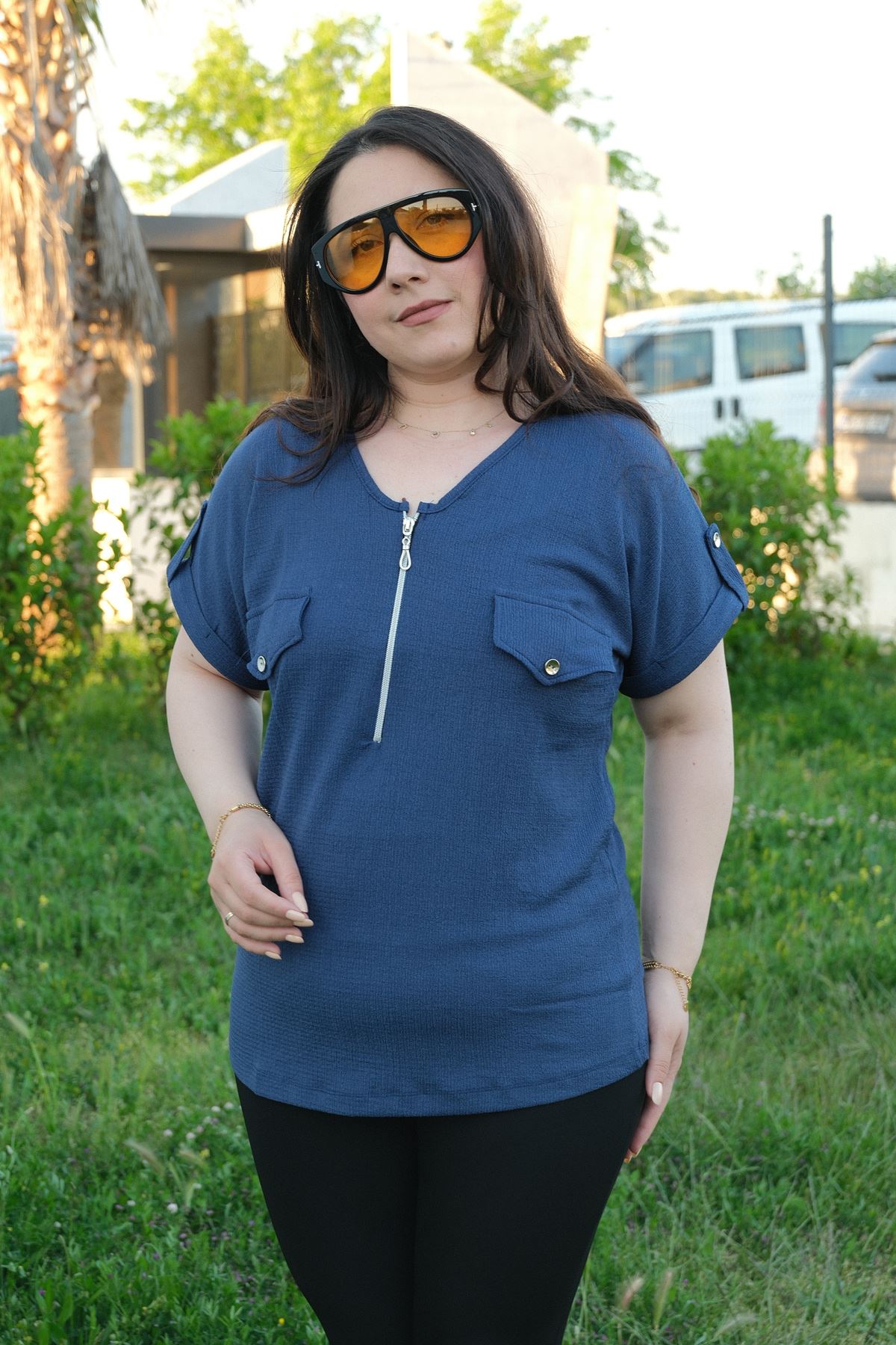 RENKTE BÜYÜK BEDEN FERMUARLI APOLETLİ LACİVERT BLUZ