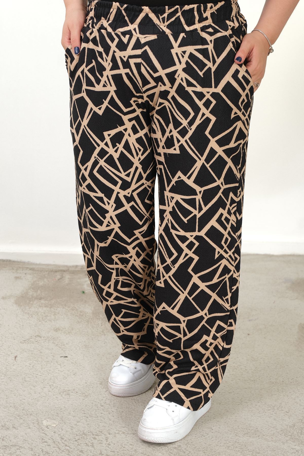 RENKTE BÜYÜK BEDEN CEPLİ BELİ LASTİKLİ  BOL PAÇA PANTALON