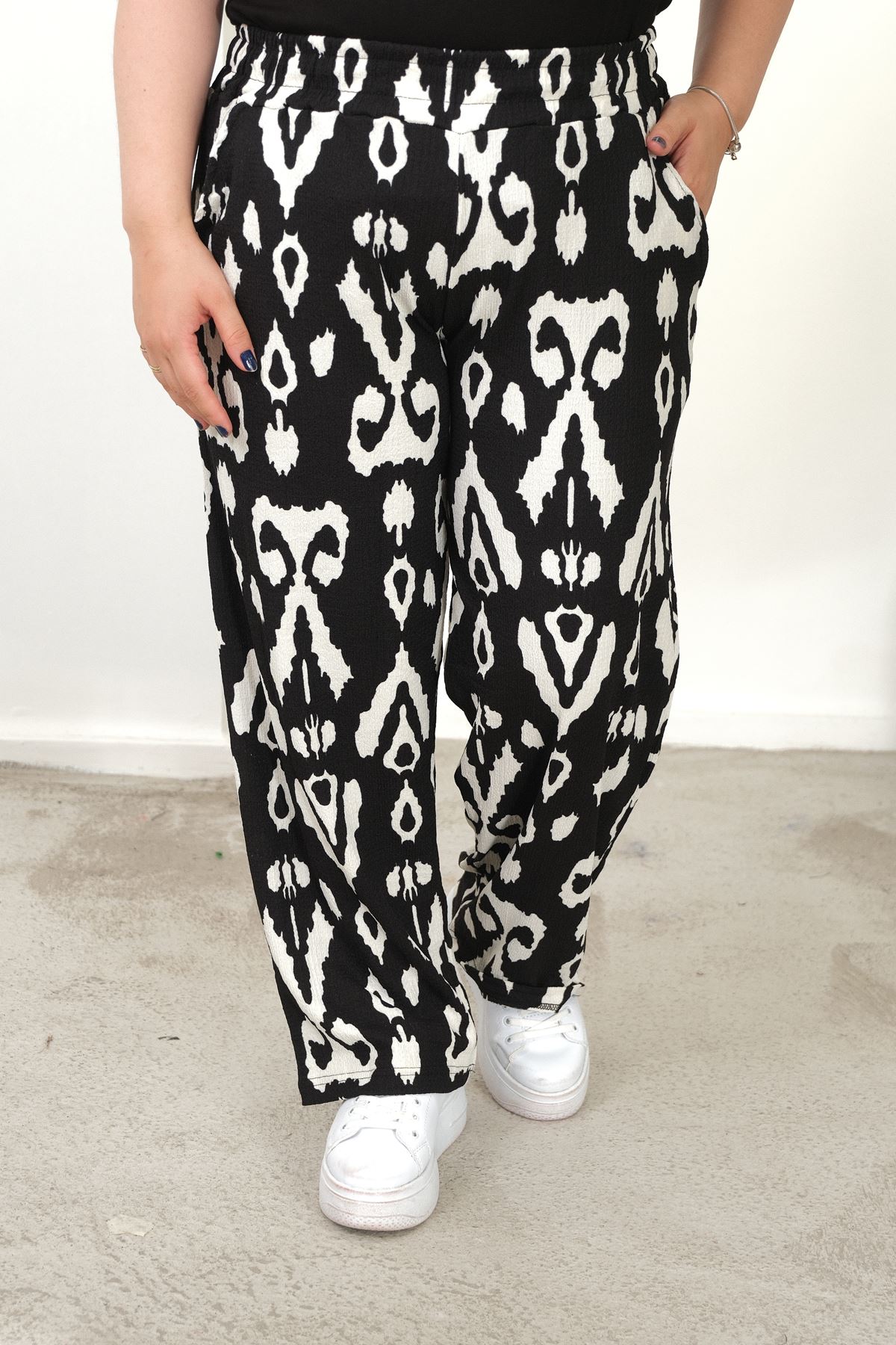 RENKTE BÜYÜK BEDEN CEPLİ BELİ LASTİKLİ BOL PAÇA PANTALON