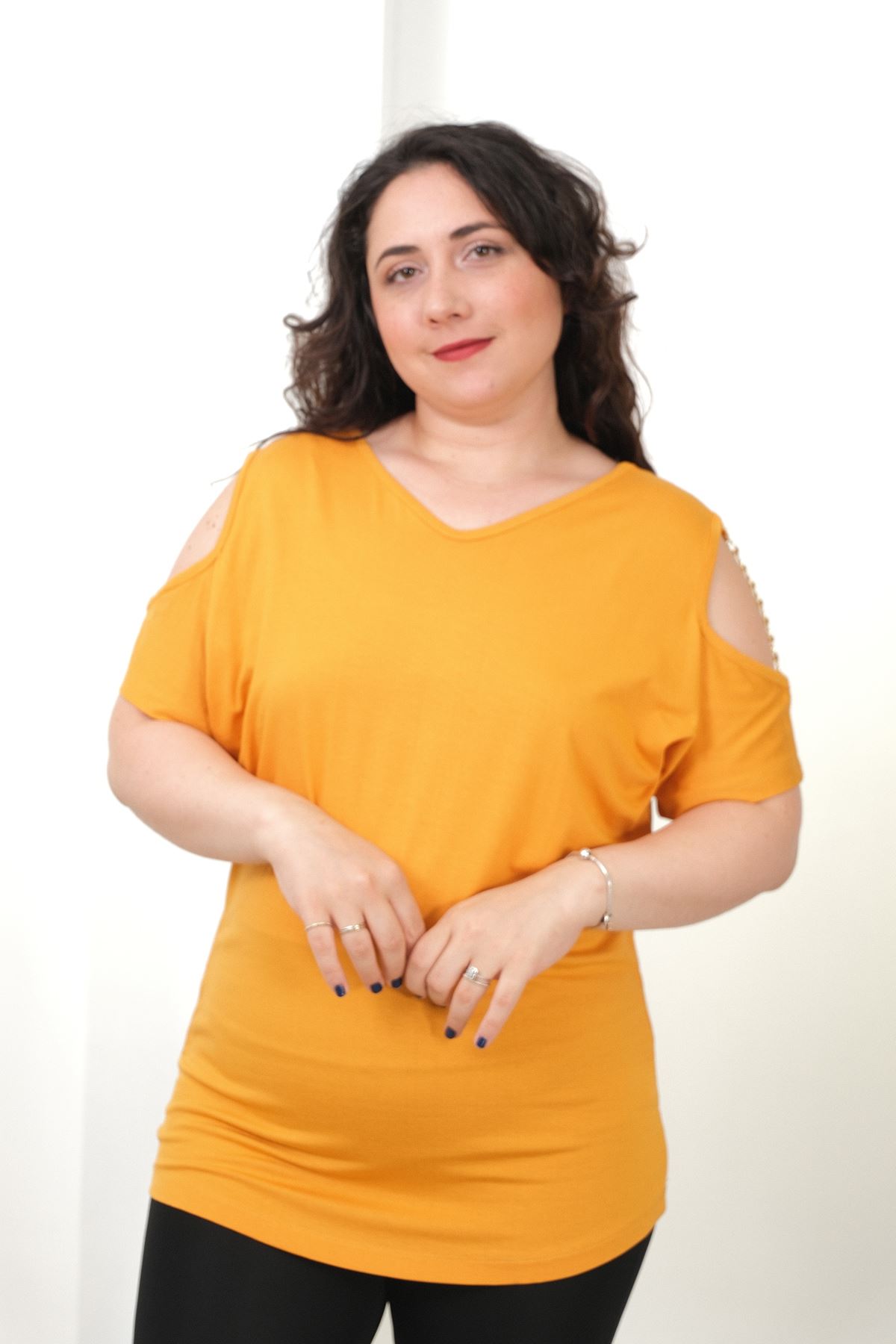 RENKTE BÜYÜK BEDEN ÖN ARKA V PENCERESİ ZİNCİRLİ HARDAL BLUZ
