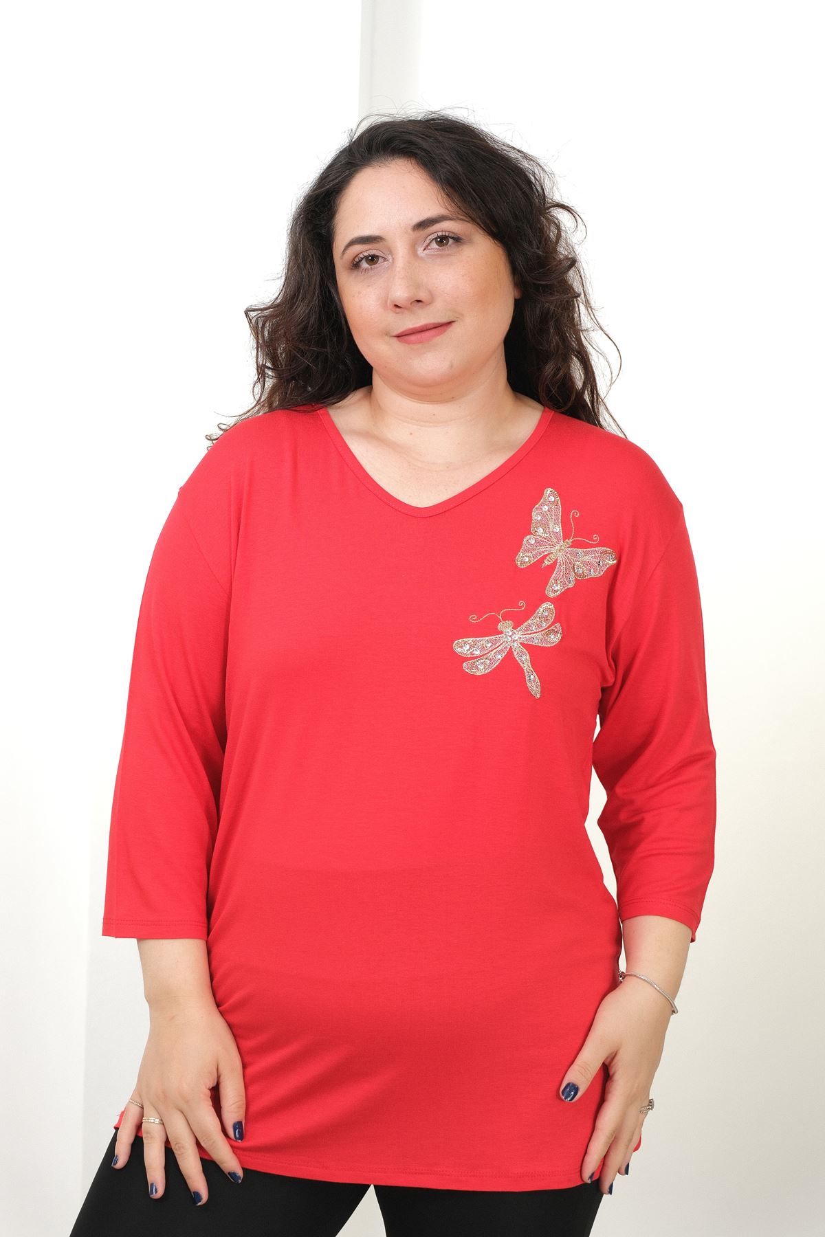 RENKTE BÜYÜK BEDEN KELEBEK YUSUFCUK PULLU NAKIŞLI KIRMIZI BLUZ