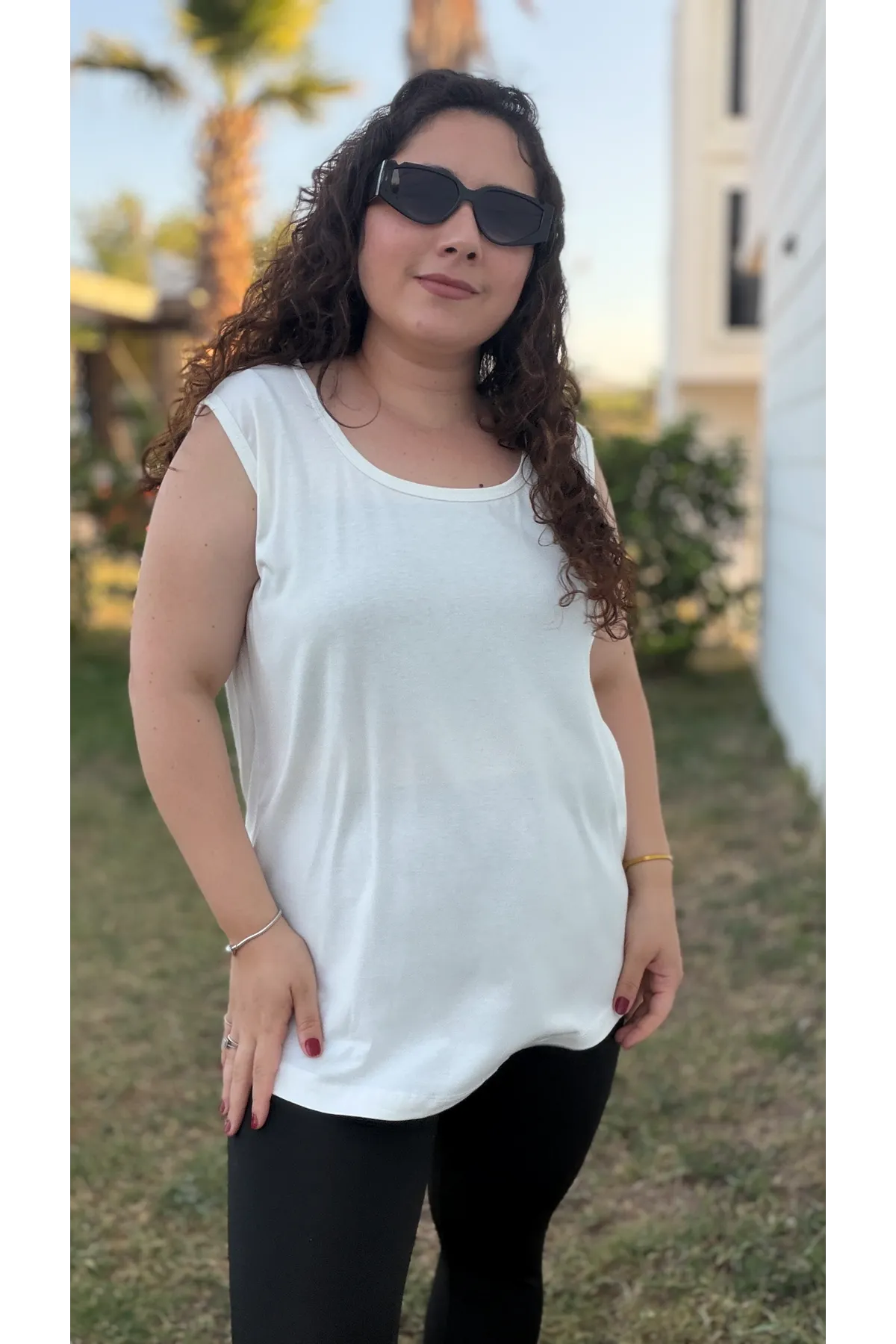 RENKTE ÖZEL ÜRETİM BÜYÜK BEDEN BEYAZ KALIN ASKILI ATLET