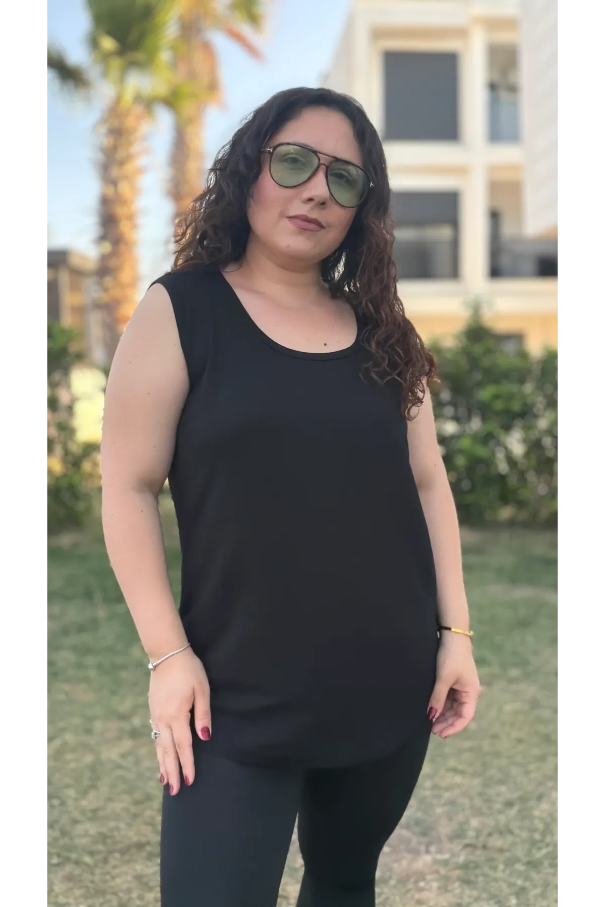 RENKTE ÖZEL ÜRETİM BÜYÜK BEDEN SİYAH KALIN ASKILI ATLET