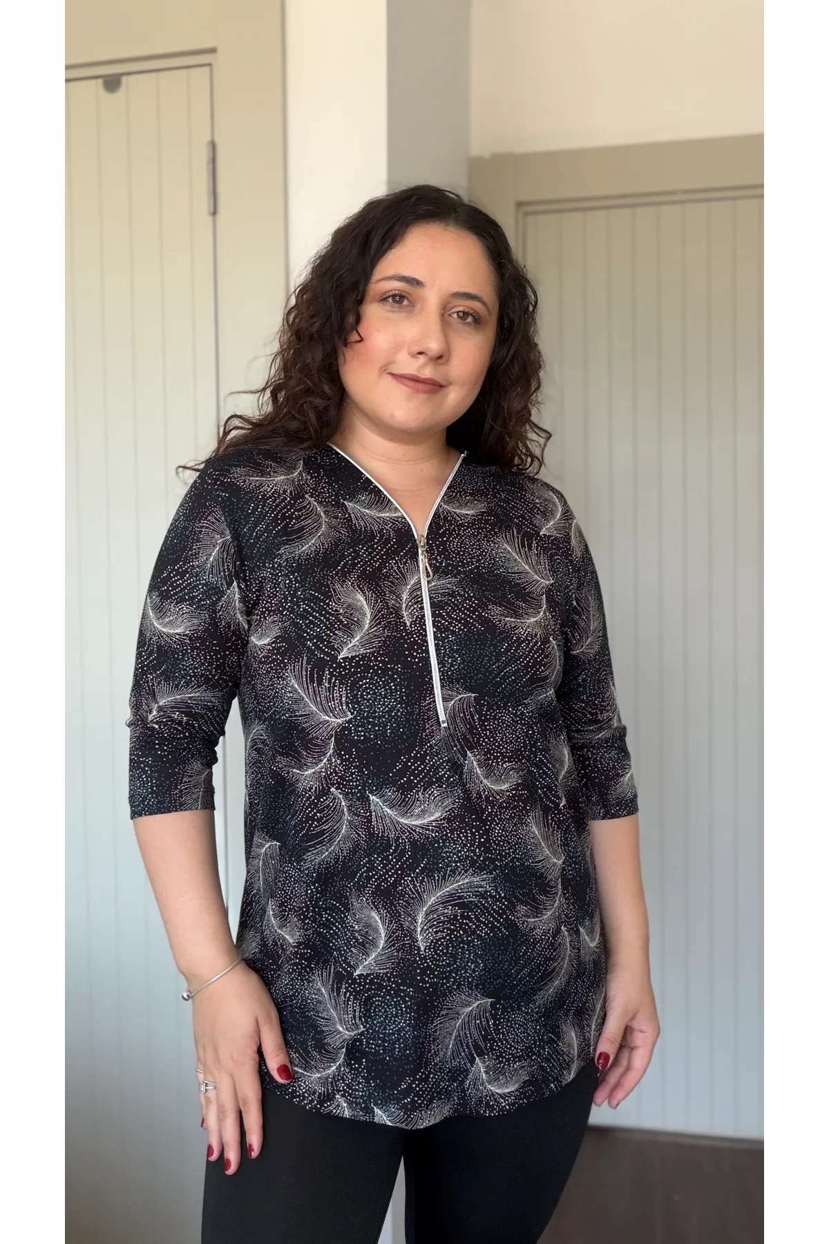 RENKTE BÜYÜK BEDEN FERMUARLI KAPRİ KOL BLUZ