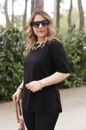 RENKTE DİRSEK KOL BASİC SİYAH TSHİRT