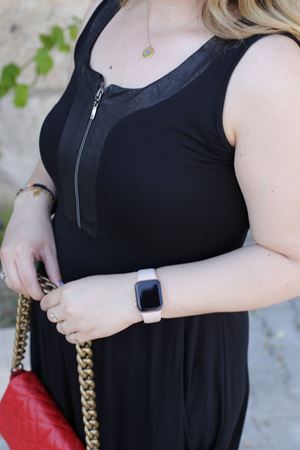 RENKTE DERİ GARNİLİ FERMUARLI SİYAH ELBİSE