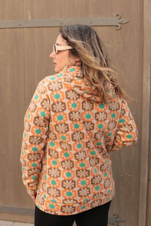 RENKTE GENİŞ KESİM DESENİ POLAR CEKET