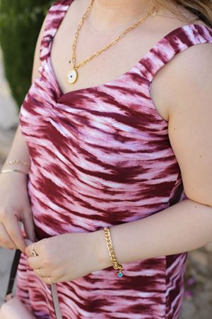 RENKTE ASKILI DESENLİ ELBİSE