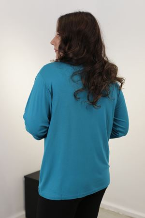 RENKTE ÖNÜ TAŞ İŞLEMELİ UZUN KOL MAVİ BLUZ