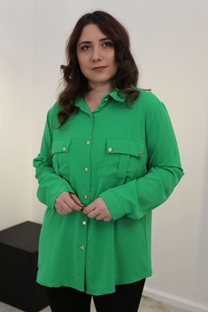 RENKTE CEPLİ DÜĞMELİ BÜYÜK BEDEN YEŞİL GÖMLEK