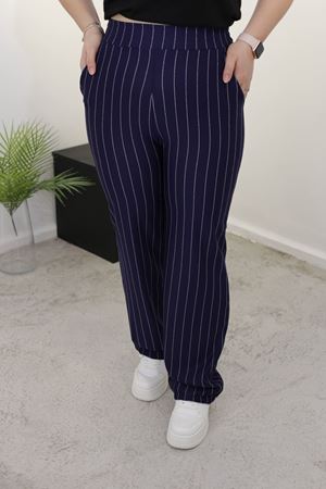 RENKTE BORU PAÇA ÇİZGİLİ LACİVERT PANTOLON