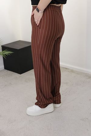 RENKTE BORU PAÇA ÇİZGİLİ KAHVERENGİ PANTOLON