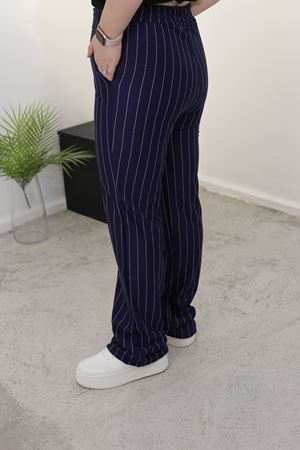 RENKTE BORU PAÇA ÇİZGİLİ LACİVERT PANTOLON