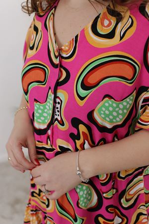 RENKTE VOLANLI DÜĞMELİ BÜYÜK BEDEN OTANTİK ELBİSE