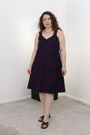 RENKTE ASKILI DESENLİ ELBİSE