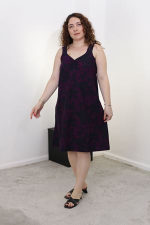 RENKTE ASKILI DESENLİ ELBİSE