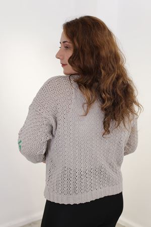 RENKTE ÇİLEK DESENLİ KREM TRİKO HIRKA