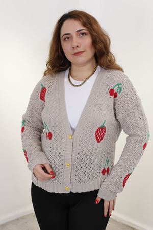 RENKTE ÇİLEK DESENLİ KREM TRİKO HIRKA