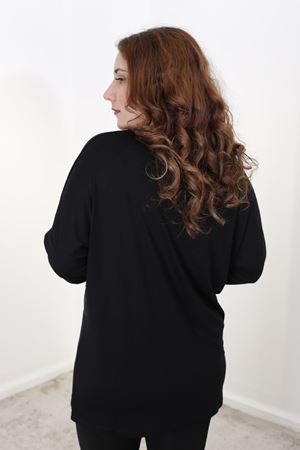 RENKTE BÜYÜK BEDEN TASARIM SİYAH BLUZ