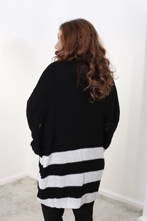 RENKTE YARASA KOL ŞERİTLİ SİYAH TRİKO HIRKA