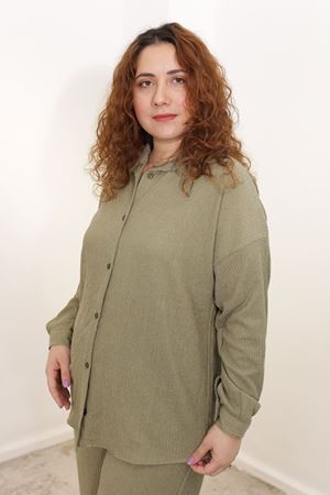 RENKTE BÜYÜK BEDEN YEŞİL GÖMLEK PANTOLON TAKIMI