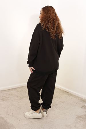 RENKTE BATTAL ÜÇ İPLİK ŞARDONLU CEPLİ SİYAH EŞOFMAN TAKIMI