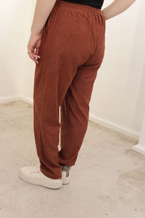 RENKTE FİTİLLİ ESNEK BÜYÜK BEDEN KAHVERENGİ PANTOLON