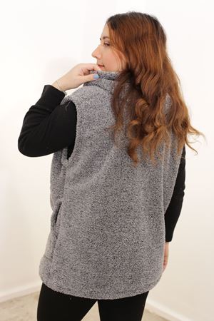 RENKTE BATTAL BEDEN ÖZEL ÜRETİM GRİ PELUŞ YELEK