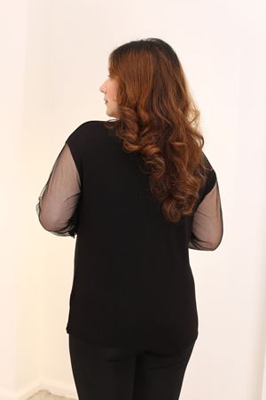 RENKTE GENİŞ KESİM KOLLARI ÇİÇEKLİ SİYAH BLUZ